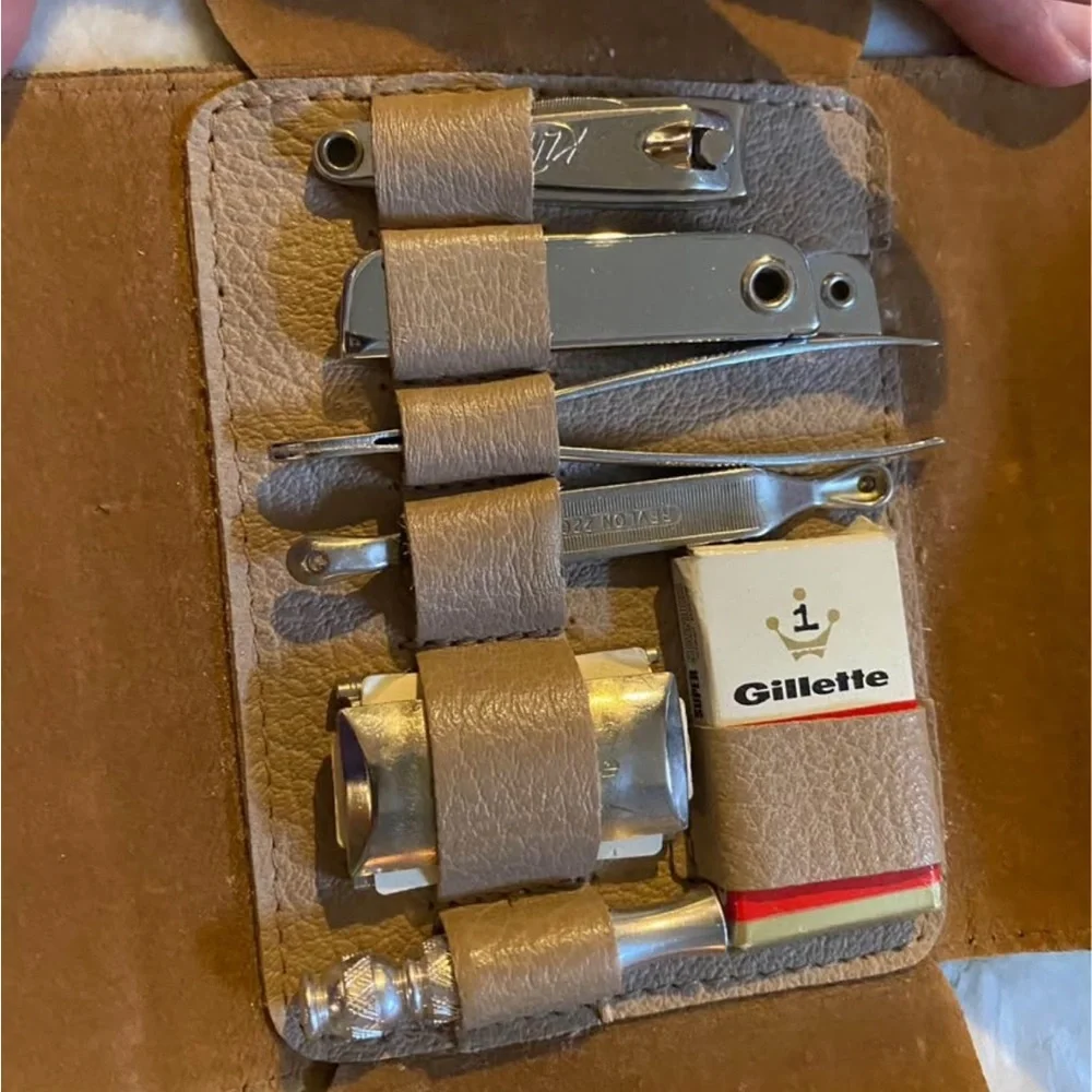 Vintage Men’s Travel Leather Grooming Kit